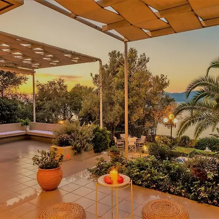 Holiday Palea Ethniki Odos Korinthou Patron Casa vacanze *